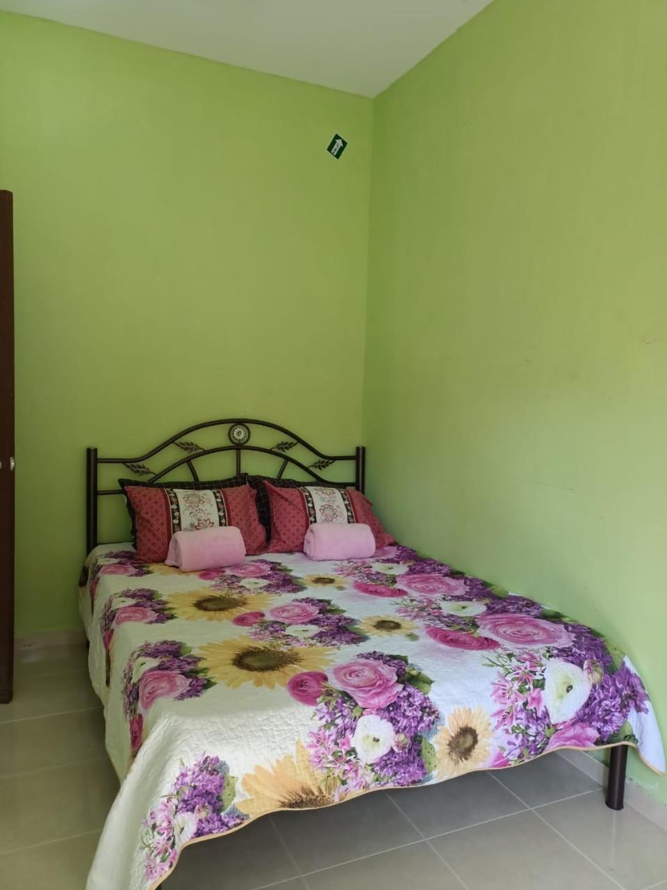 Yasmeen Homestay Kemaman Chukai Exteriér fotografie